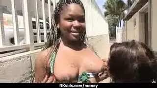 افلام سكس رجل قزم ينيك بنت