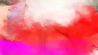 ممثلة يابانية حمراء الشعر في مشهد جماعي بحزام خلال شهر العسل