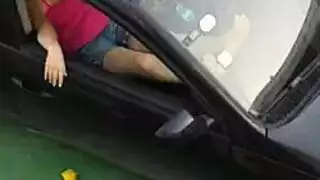 خدمة فموية علنية مع بلع