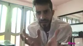 جيمس كونراد يلعق فرجًا مشعرًا أثناء ركوب قاسي