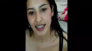 فتاة لاتينية ساذجة تجرب القضيب الأسود الكبير لأول مرة بشكل عنيف