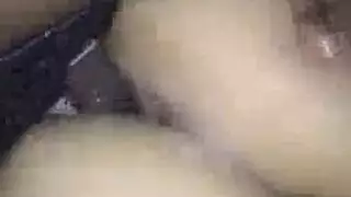 يراقب اختو في الحمام سكس حديس