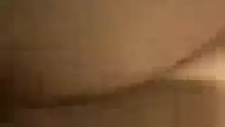 شرج قاسٍ لاتينا ممتلئة الصدر في ملابس الرباط