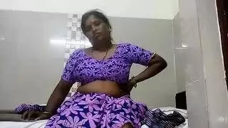 الشاب الوسيم يطلب حفلة جنس صعبة بأربع كرات