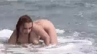 التمرير اللانهائي لمقاطع إكس إكس إكس ينتهي بتدليك عميق للعضو
