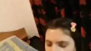 أليسيا تأخذه نيئًا في المؤخرة