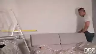تامرني النوم بجانبها