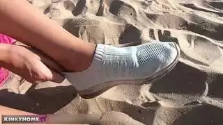 عاهرات الشاطئ العاريات تمص وتنيك على الكثبان الرملية