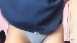 استمناء في الحمام: هزة جماع نافورة