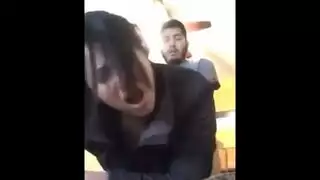 فتاة خليجية تأخذ قضيب صديقها بعمق في الشرج في المنزل