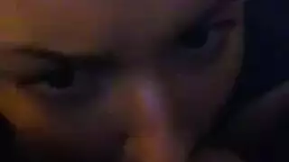 جارة مثيرة تأكل كسها وتنكح طيزها من مدمنة جنس