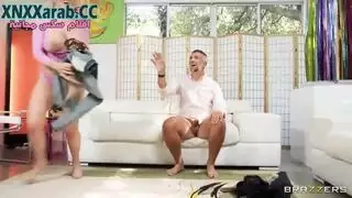 مدمنة سائل منوي تتوق للسائل المنوي على وجهها مشهد صريح