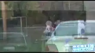 تأهل هذه الشقراء ينتهي بركوبها عمودًا قاسيًا
