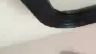 حلوى سكرية: مشاهدة هذه العاهرة الناضجة وهي تُضرب فرجها