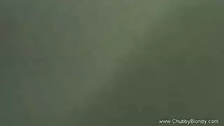 تلحس عضوه قبل استمناء سريع وقوي