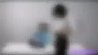 سحاقيات مكتب إباحيات يهيجن باستخدام دسار