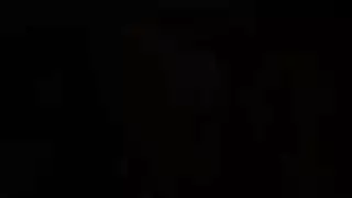 زوج ذو قضيب كبير يضرب زوجته الوقحة بقوة