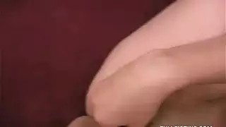 fingerbang فرجها المشعر حتى القذف القوي
