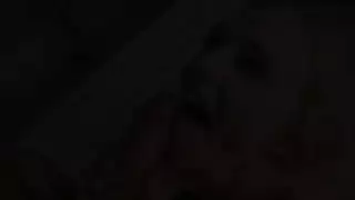 يصور اختو فيديو في غرفتها