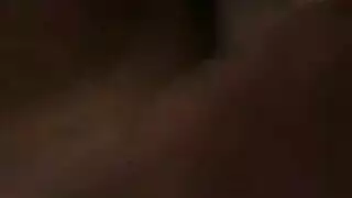 أوجي الكلية: مجموعة شبان يمارسون الجنس بقوة مع طالبة