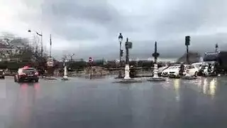 ميول هذه المدلكة: استخدام الألعاب الجنسية أثناء العمل