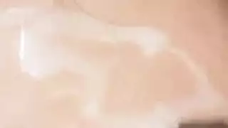 الشقراء تبتلع الحمولة ثم يتمدد فتحة شرجها