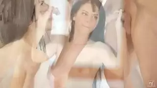 فتاةجميلةعارية بصورة كبيرة