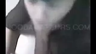 تقيؤ حلق مذهل على كاميرا تجسس سرية