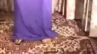 فتى ساذج يتذوق جسد مراهقة لاتينية لأول مرة