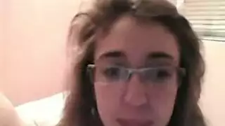 دعنا نذهب إلى السرير ونقوم بأفعال قذرة يا عزيزي