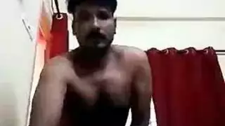 الفحول المدفوعة بالنقود تحفر الثقوب المبللة بشغف
