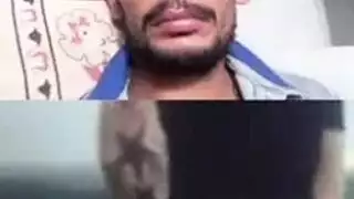 رجل مستقيم فضولي يأخذ قضيباً صلباً بعمق