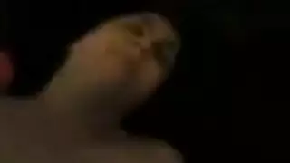 عاهرة فاتنة في ممارسة جنس صريح خام