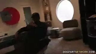 الشقراء تتناك من فوق الكيلوت مترجم