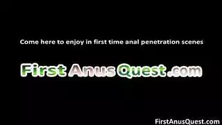 يخاف صوت الرعد فينام عند امه وينكها