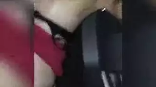 تخفيضات العسل الانقسام مع تخزين أسود مثير