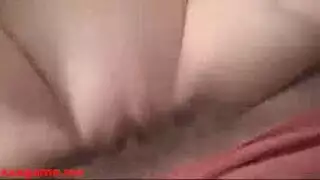 رجل يتحرش بفتاه وهي نأمي