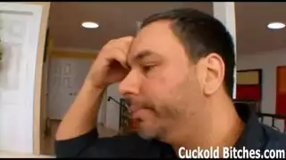 سكس محجبات حوامل تتناك من طيزها بقوة فوق السرير بالقدف اللبن الساخن