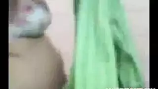 مدرسه عربيه محجبه تتحرش بطالب في البيت