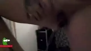 سكس تركب زب ابوها وهو جالس في حديقة منزل