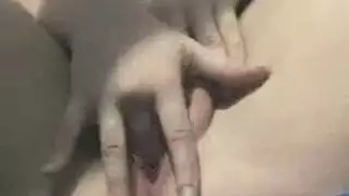 امرأة سمينة تبعبص نفسها منقبة