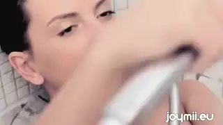 نيك ثم تبول من قوة النيك