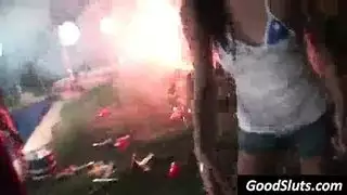 تصوير إباحي: فتاة فاجرة في أوضاع فاضحة