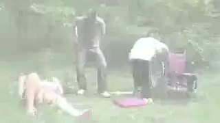اغتصاب جدة سمينة في الغابة