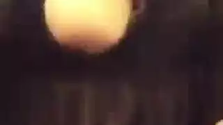 عربية ممتلئة الجسم ساخنة مع صدر ضخم في لعبة شرجية قاسية ولعبة بالثدي