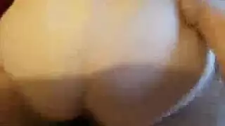 لا خجل هنا: هواة المملكة المتحدة يمصون القضيب ويمارسون الجنس في إكس إكس إكس