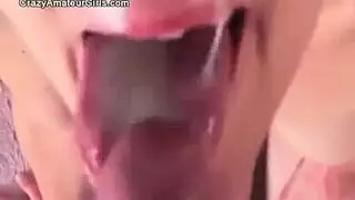 أفلام جنسية قاسية لعبادة القدم: رجل مسيطر بأحذية خاصة يمارس الجنس بعنف