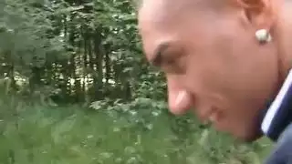 هزة جماع غزيرة: كسها يتحول إلى نافورة مني