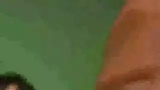 شاب ألماني يضرب عميلته بقسوة في فيلم تدليك إباحي