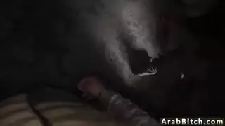 توصيل القضيب العربي: الطرد الحار من عامر